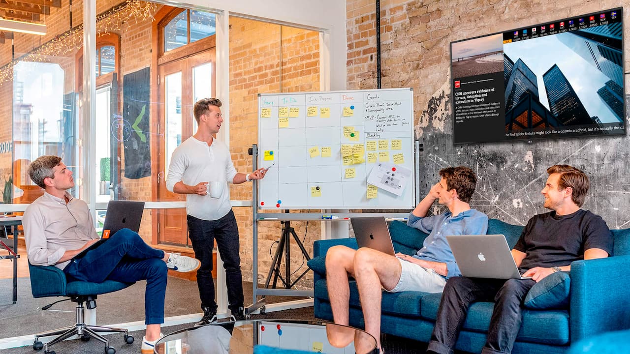 Top 7 Internal Communication Strategies You Should Consider to Improve Your Corporate Environment