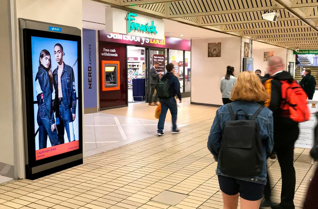 consumers make shopping decisions