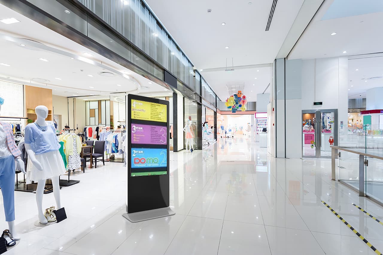 Wayfinding digital signage 